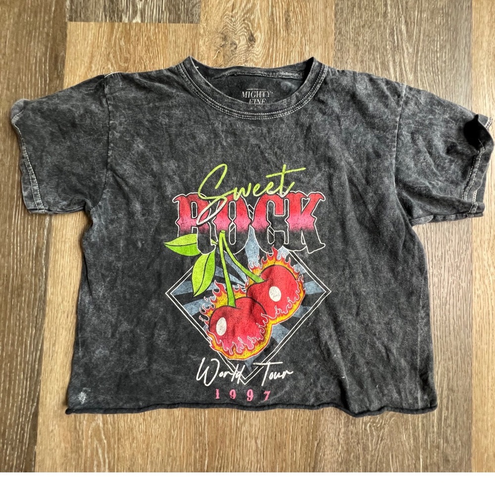 Mighty Fine Graphic Tee Womens XS Black Sweet Rock World Tour 1997 Cropped